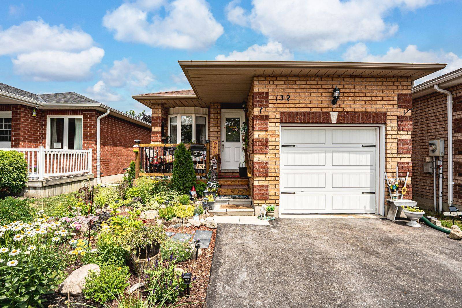 132 Benson DR, Barrie, ON L4N 7Y3