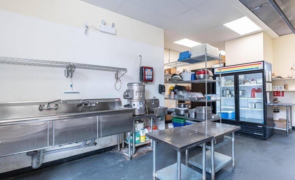 70 Livingston AVE #2, Grimsby, ON L3M 1K9