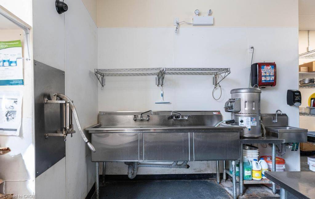 70 Livingston AVE #2, Grimsby, ON L3M 1K9