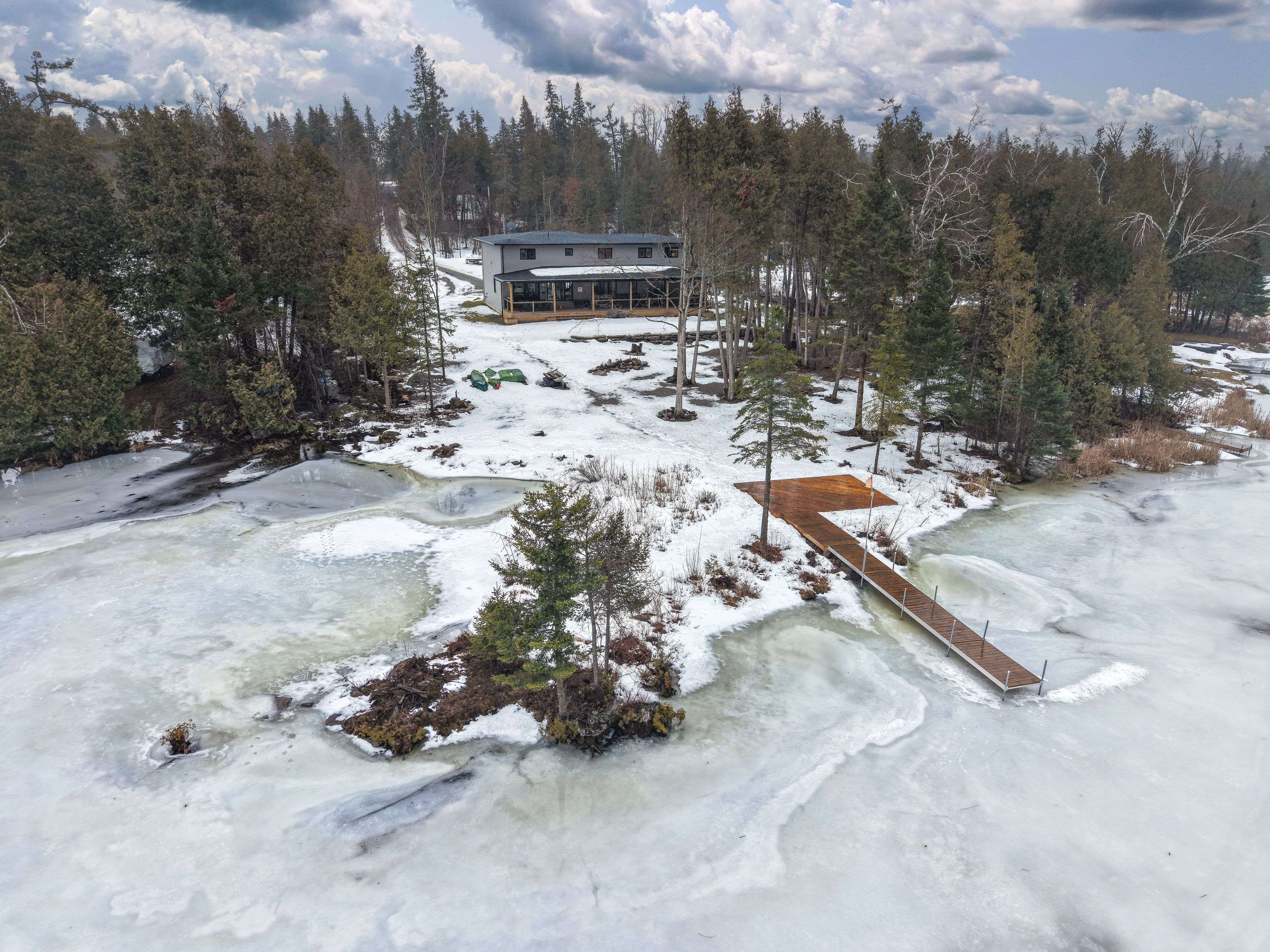 15 Berry LN, Kawartha Lakes, ON K0M 1A0