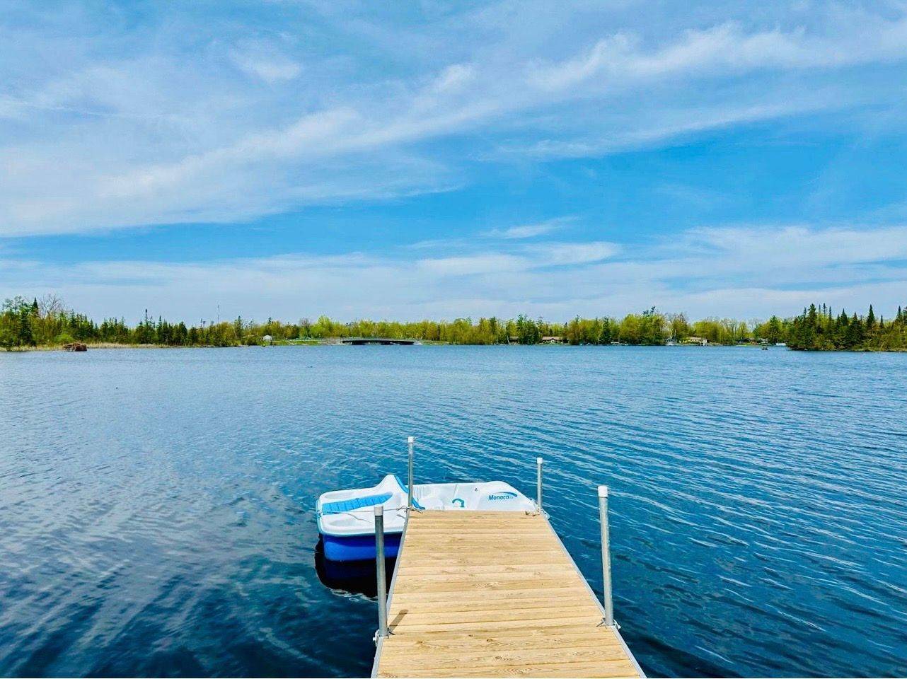 15 Berry LN, Kawartha Lakes, ON K0M 1A0