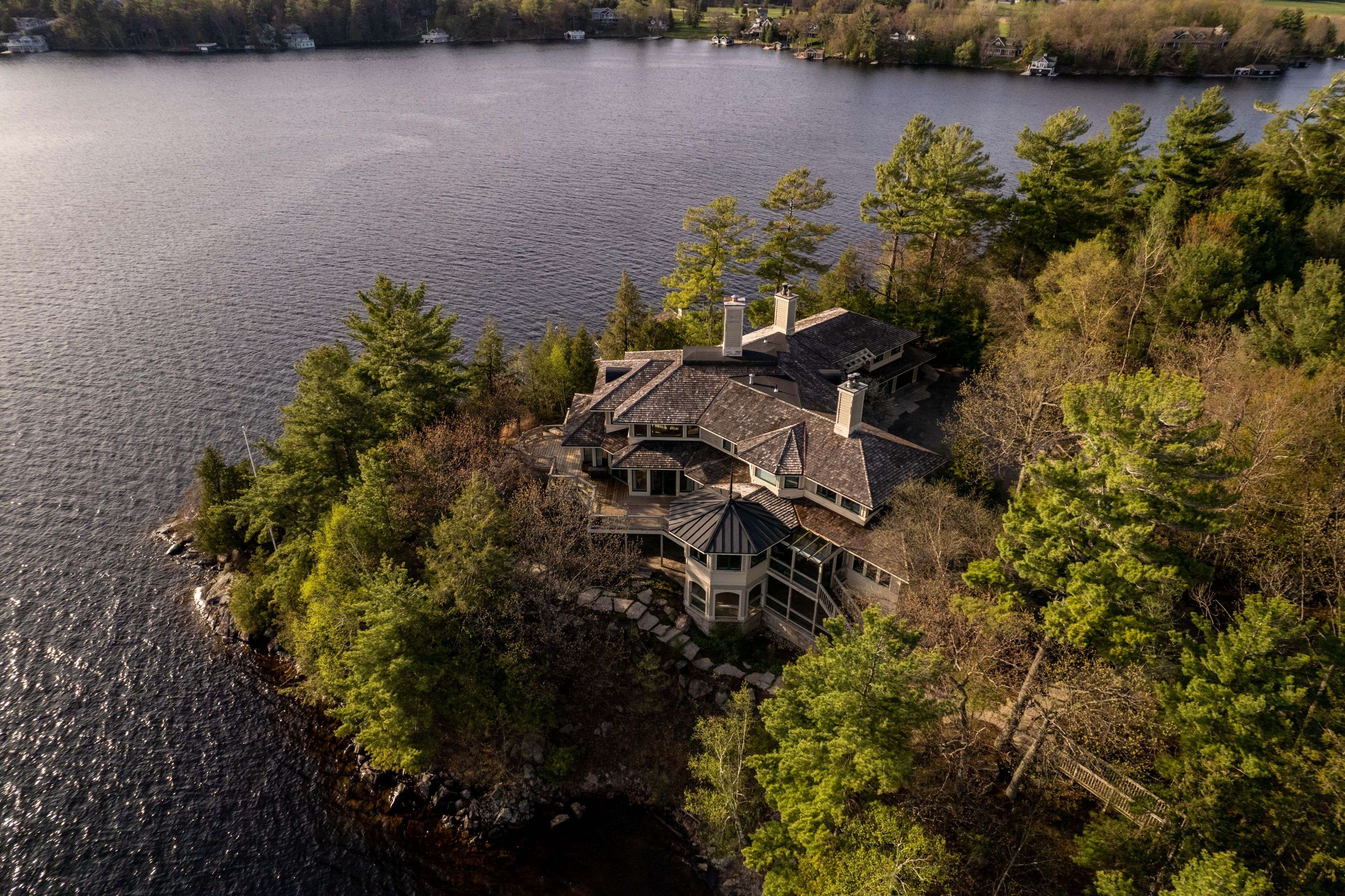 1250 WALDMERE RD #Point Cottage, Bracebridge, ON P1L 1W8