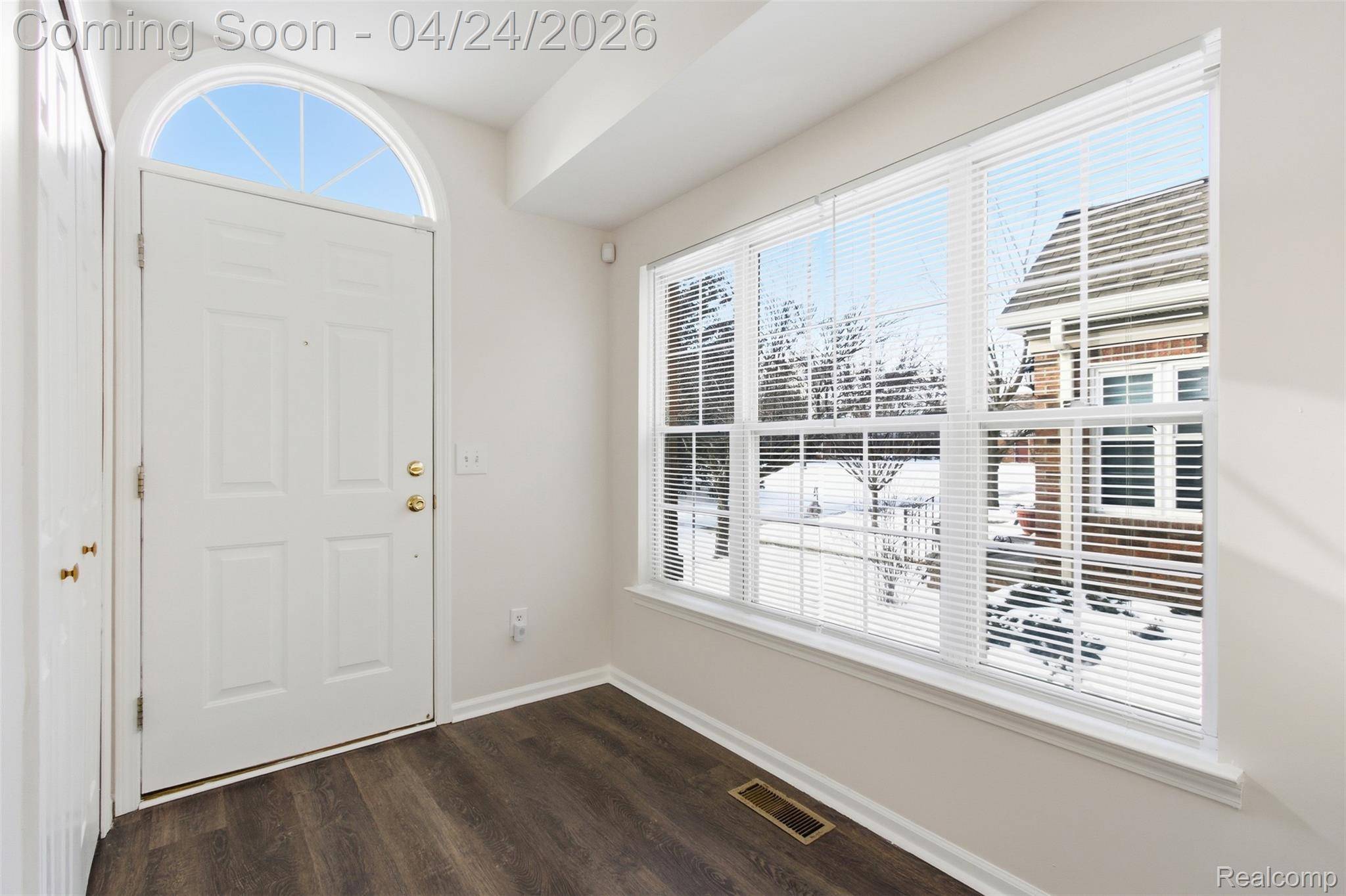 1825 Campau Farms Circle CIR, Detroit, MI 48207