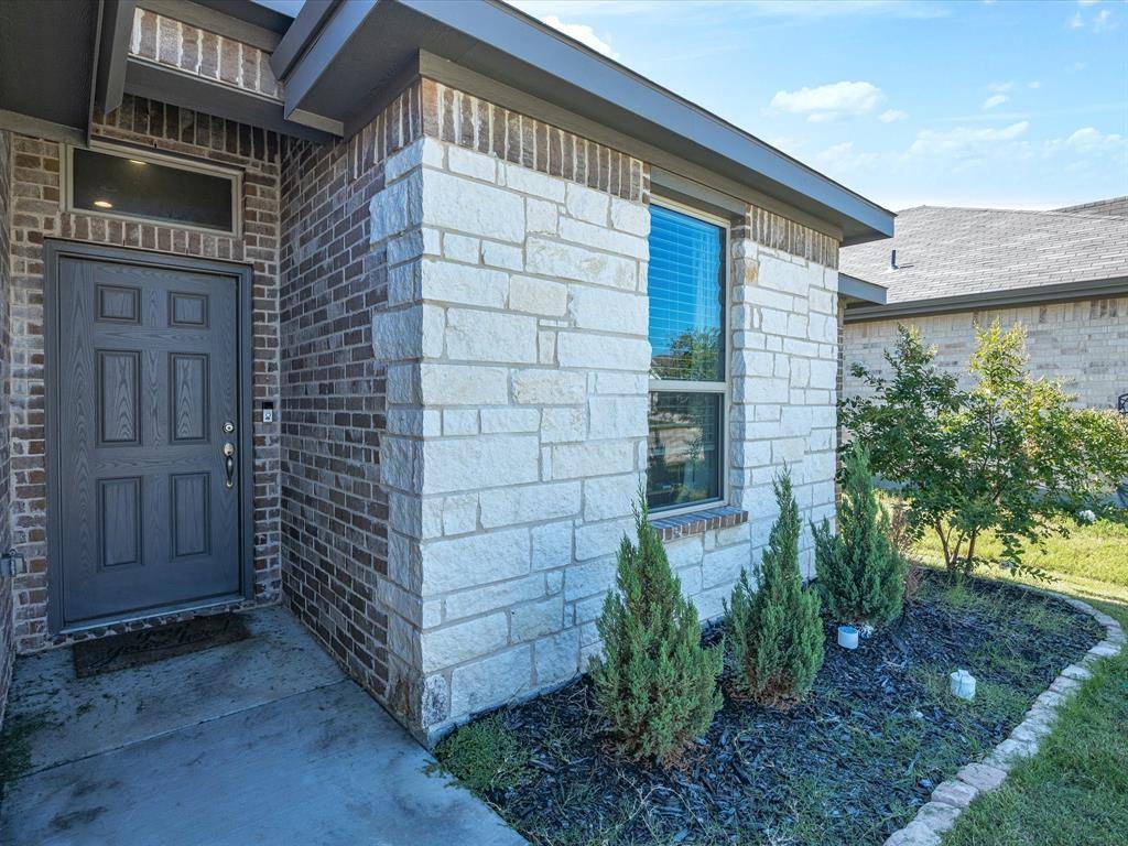 9929 Mescalbean Boulevard, Fort Worth, TX 76036