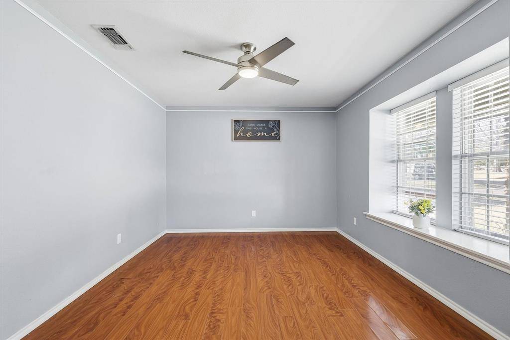 2206 Oak Forest Court, Arlington, TX 76012