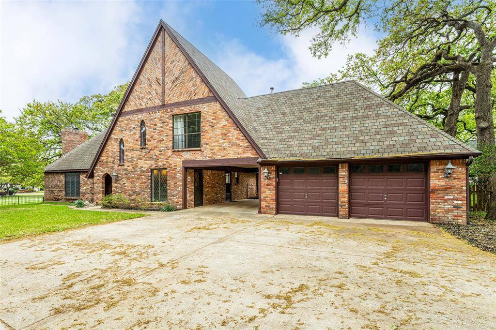 1308 Clover Hill Road, Mansfield, TX 76063