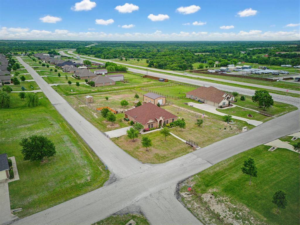 122 Highland Hills Boulevard, Decatur, TX 76234