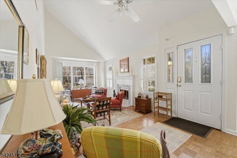 33 Eton Ct, Bedminster Twp., NJ 07921