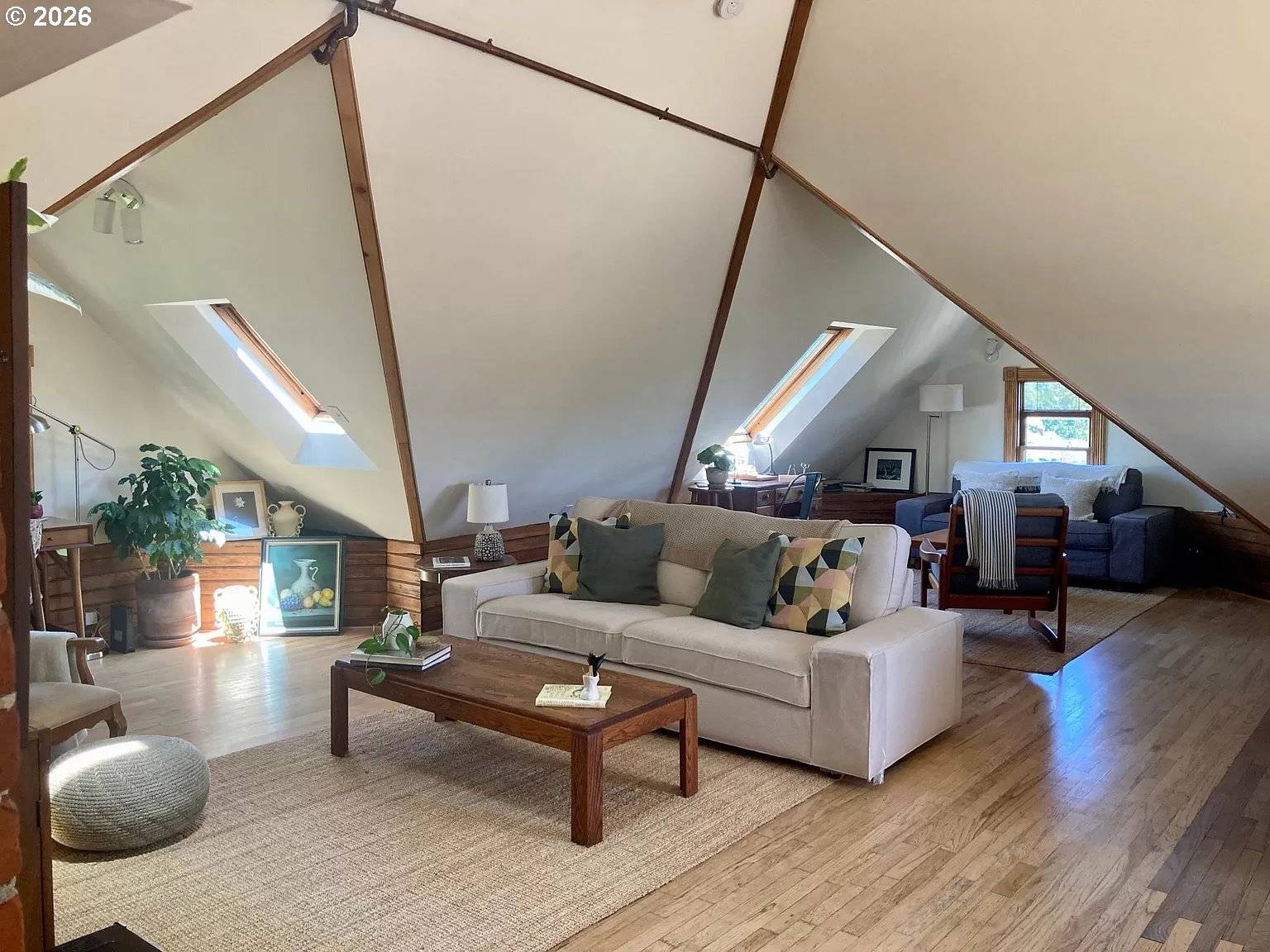35 NE 22ND AVE, Portland, OR 97232