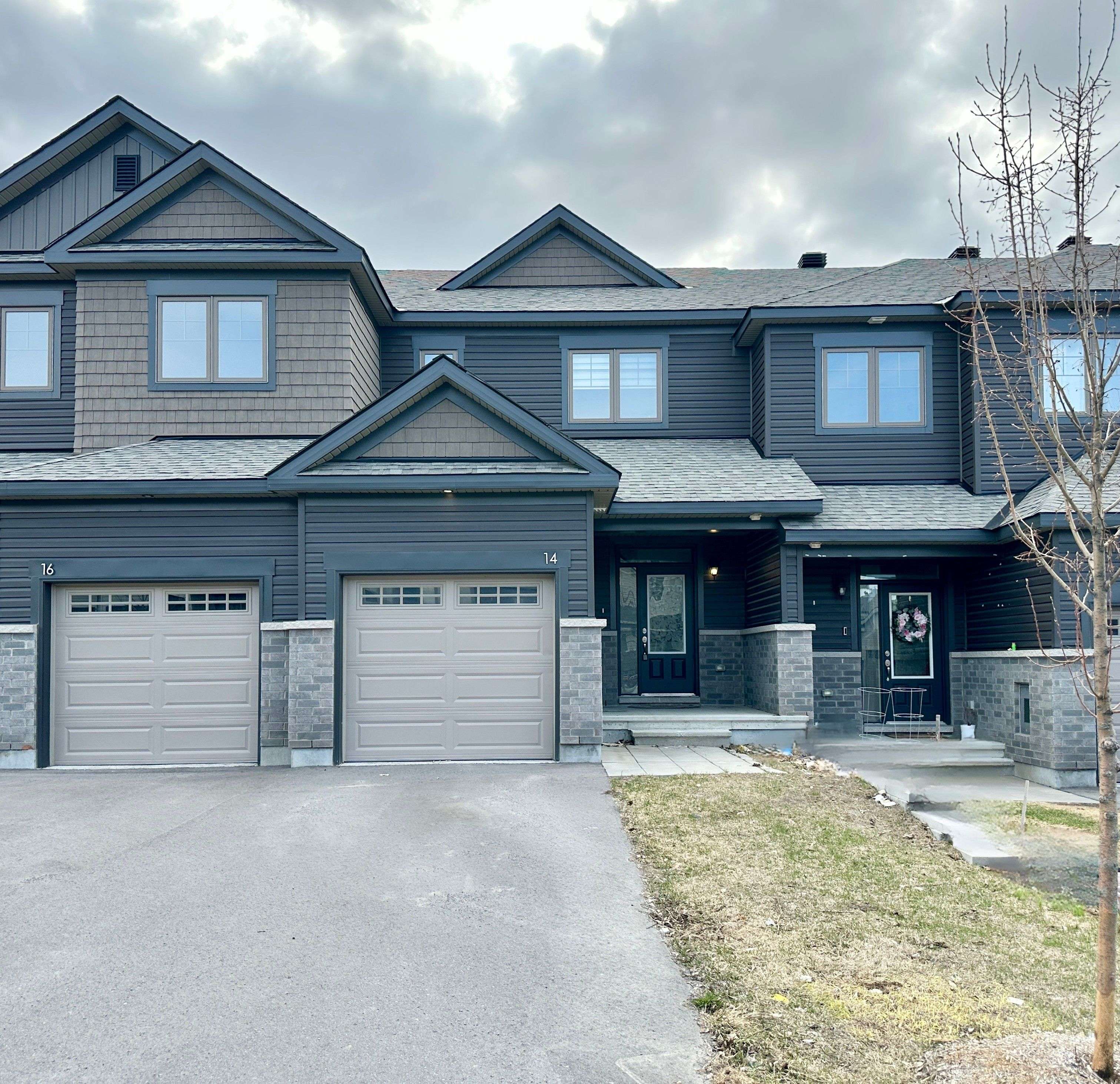 14 Atop LN, Blossom Park - Airport And Area, ON L6X 5C3