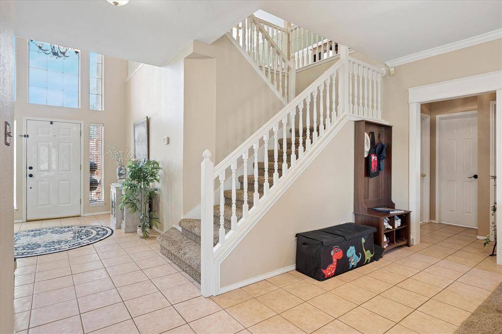 6016 Red Fern Drive, Arlington, TX 76001