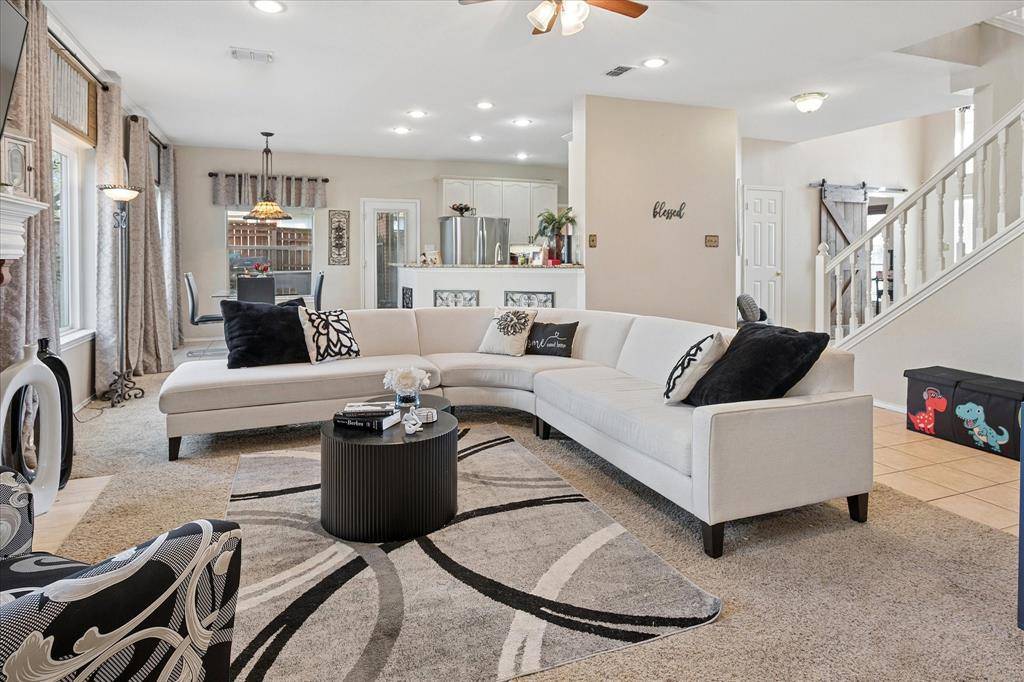 6016 Red Fern Drive, Arlington, TX 76001