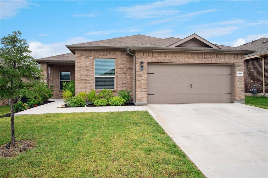 8424 Wildwest Drive, Fort Worth, TX 76131