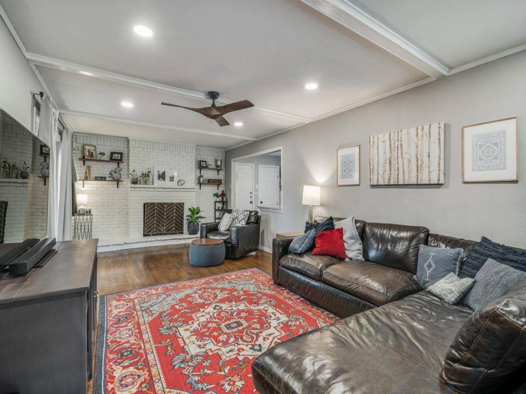 2505 Fenestra Drive, Dallas, TX 75228