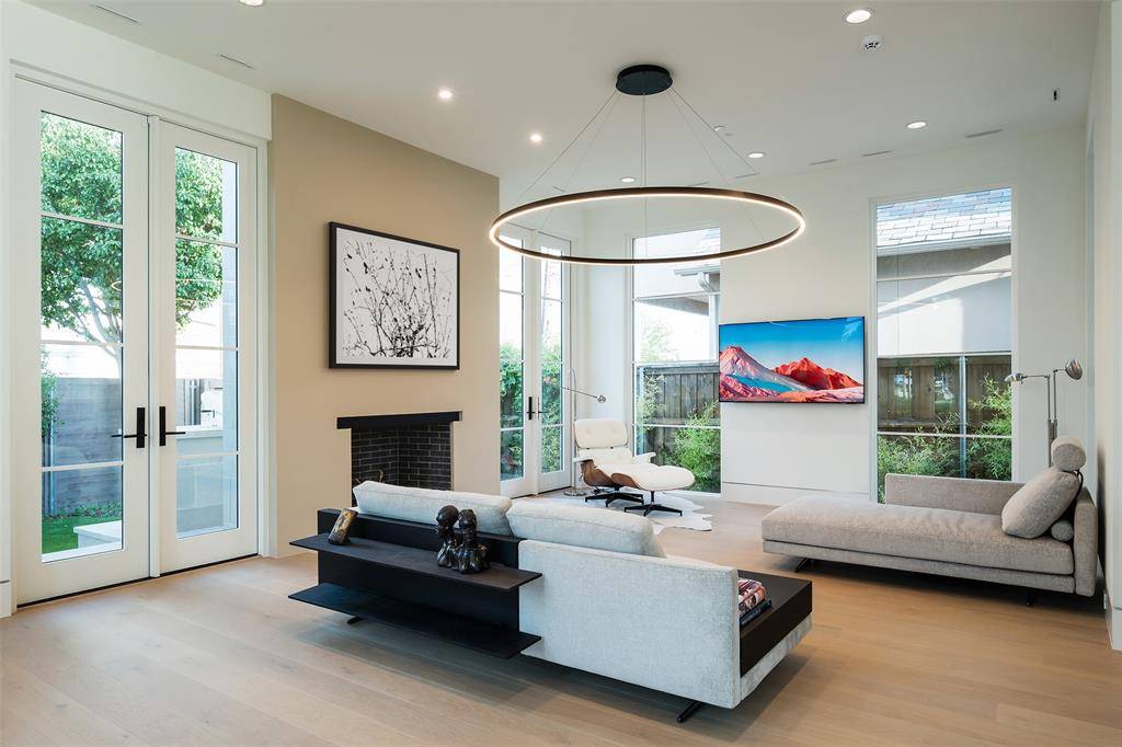 5048 Airline Road, Highland Park, TX 75205