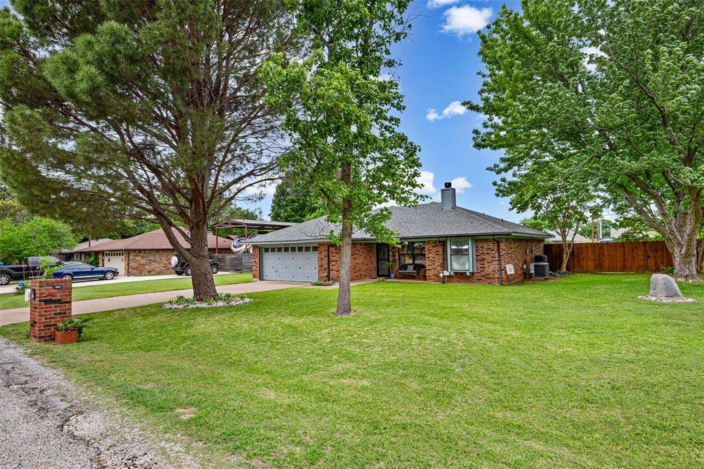 1202 Spanish Flower Drive, Granbury, TX 76048