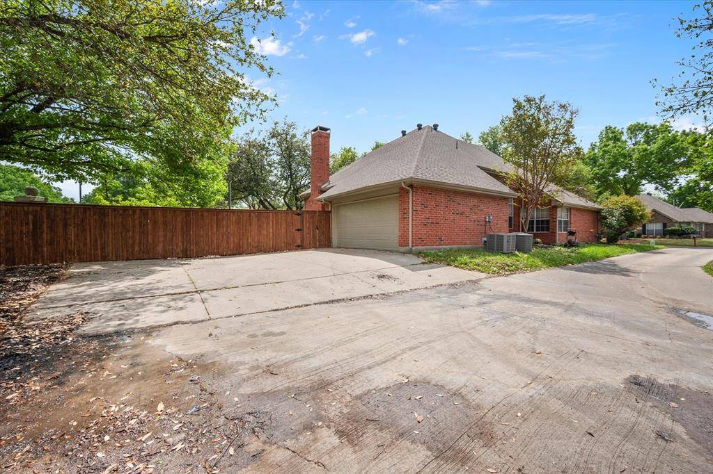 301 Andre Drive, Irving, TX 75063