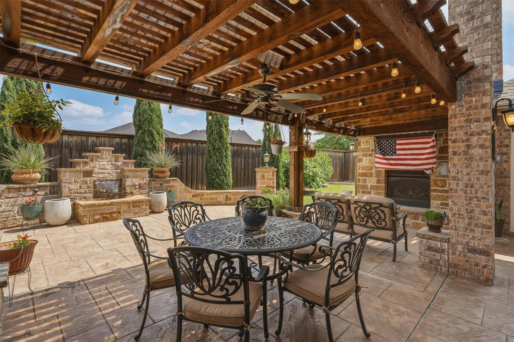 2222 Crest Pointe Place, Frisco, TX 75034