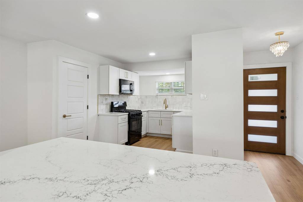 1905 Reever Street, Arlington, TX 76010