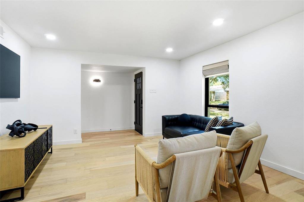 1820 Castille Drive, Carrollton, TX 75007