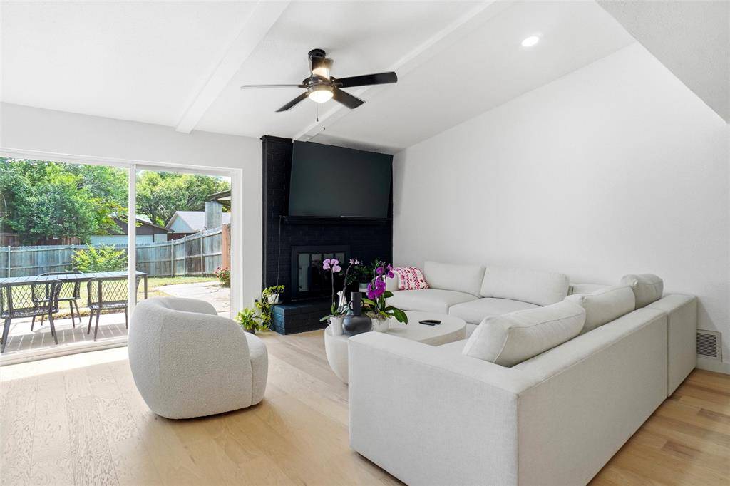 1820 Castille Drive, Carrollton, TX 75007