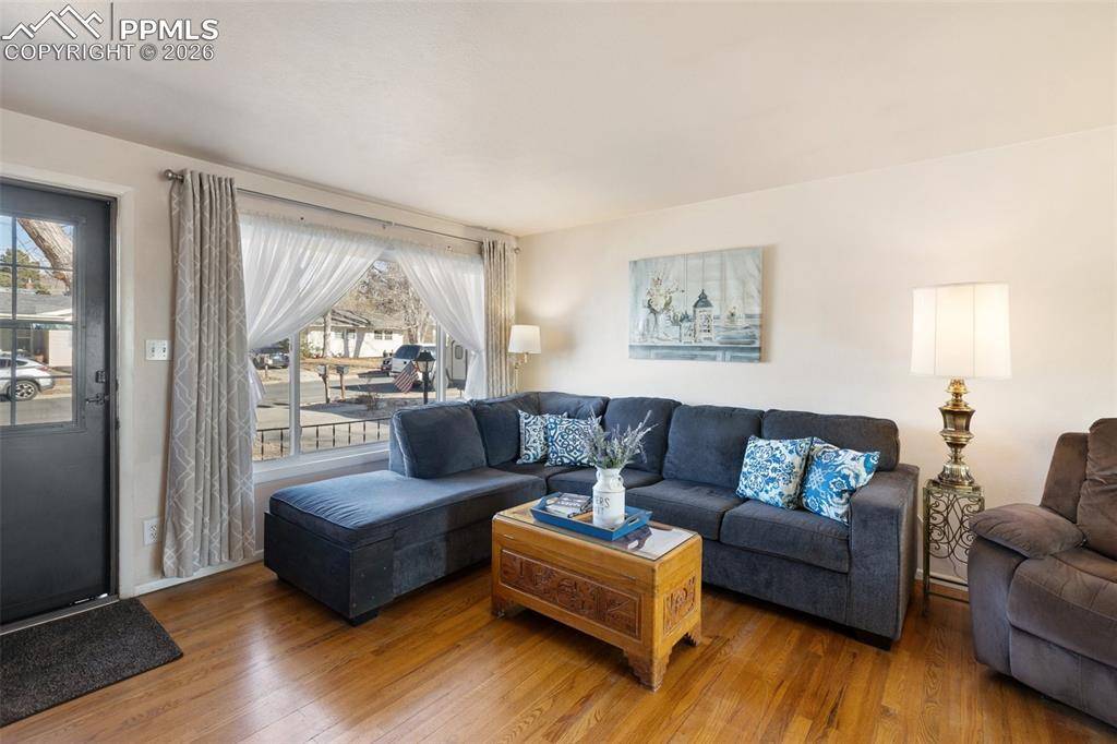 1209 Cumberland ST, Colorado Springs, CO 80907