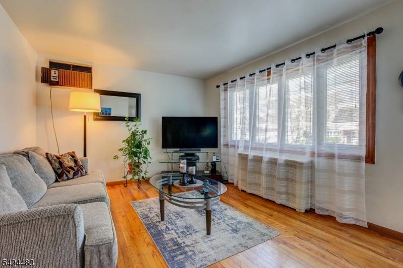 116 E 10Th St, Linden City, NJ 07036