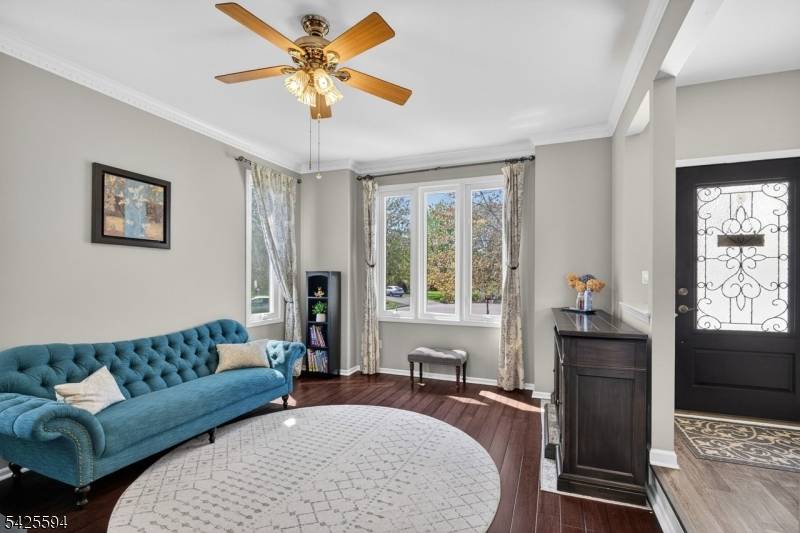 15 Sweney Ct, Hillsborough Twp., NJ 08844