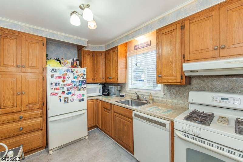 23 Sunnie Ter, West Caldwell Twp., NJ 07006