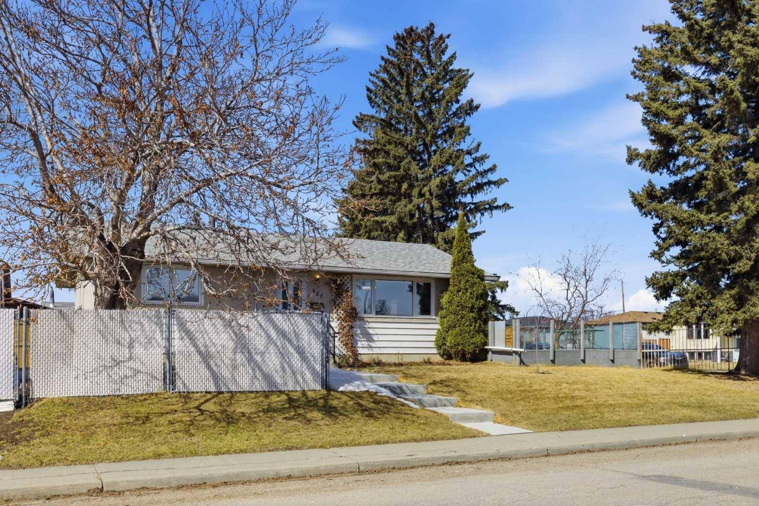 827 Forlee DR SE, Calgary, AB T2A 2E7