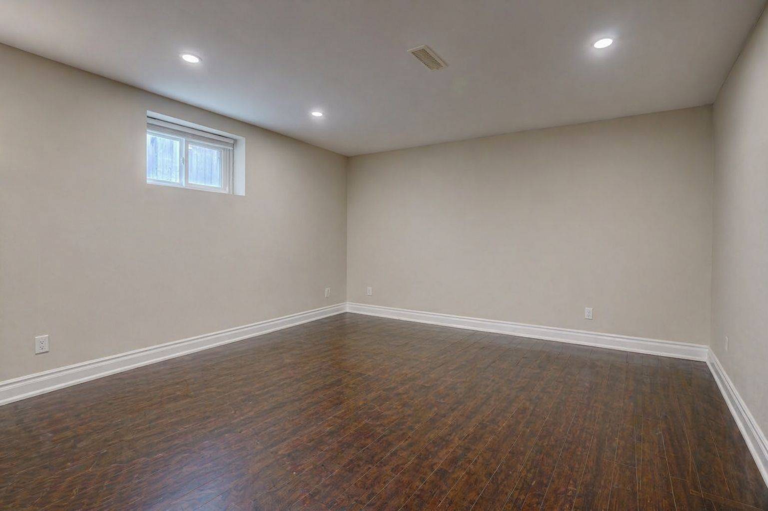 49 McGregor RD #BSMT, Toronto E04, ON M1P 1C9