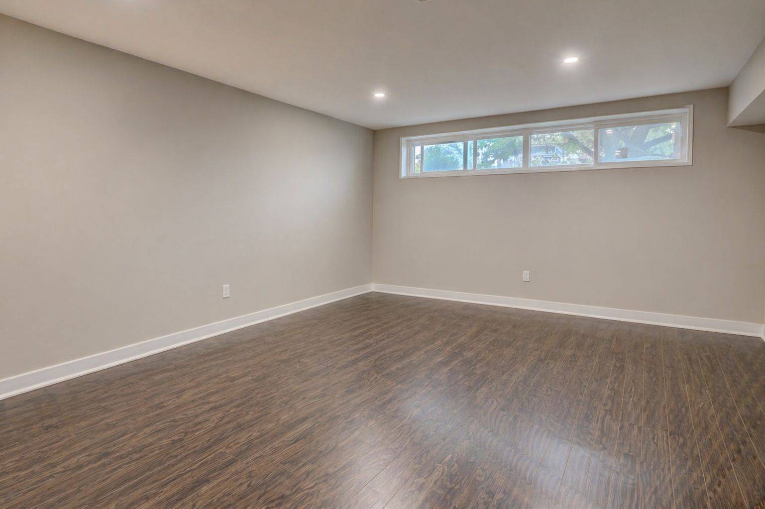 49 McGregor RD #BSMT, Toronto E04, ON M1P 1C9