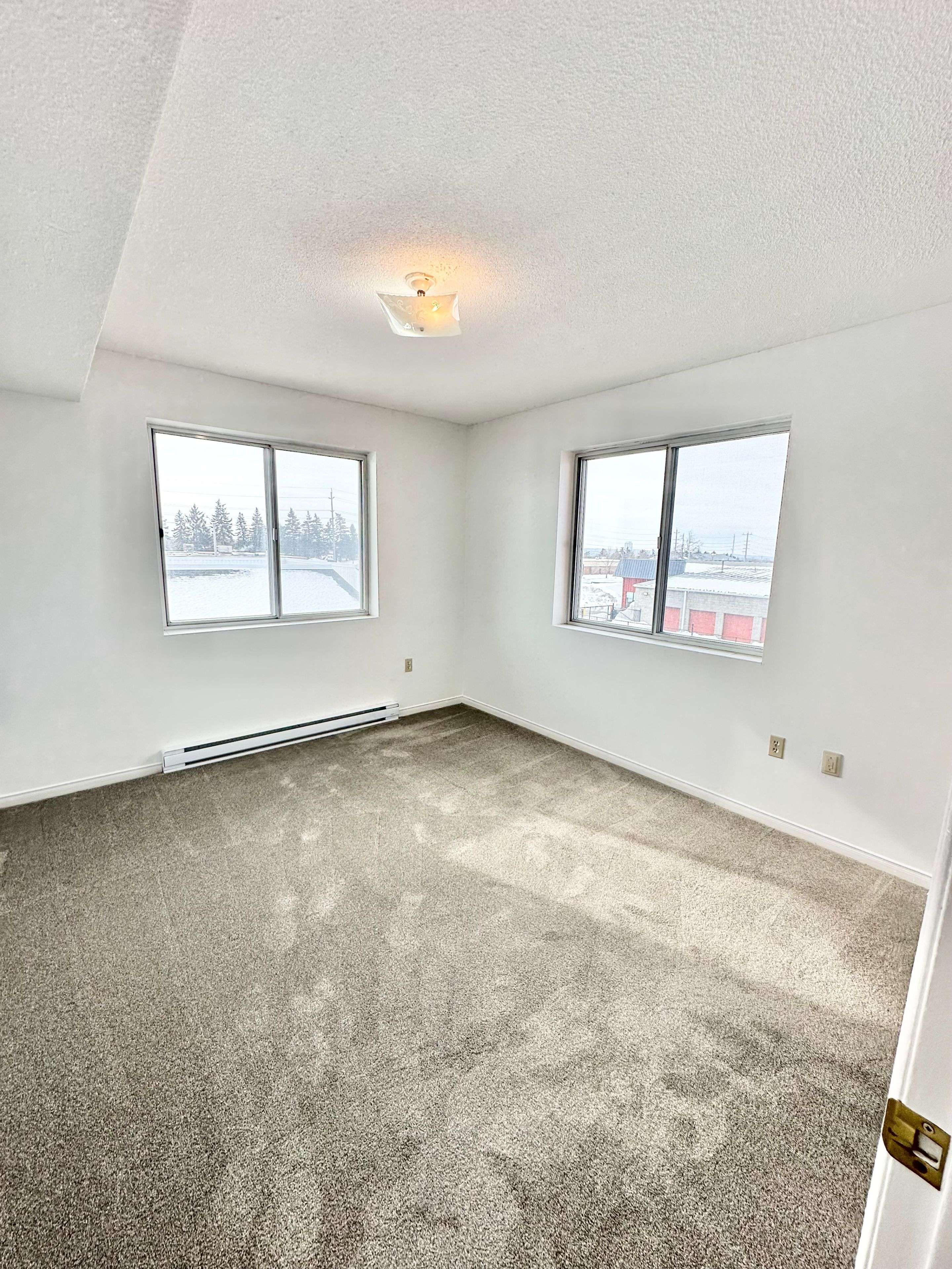 130 Bell Farm RD #314, Barrie, ON L4M 6J4