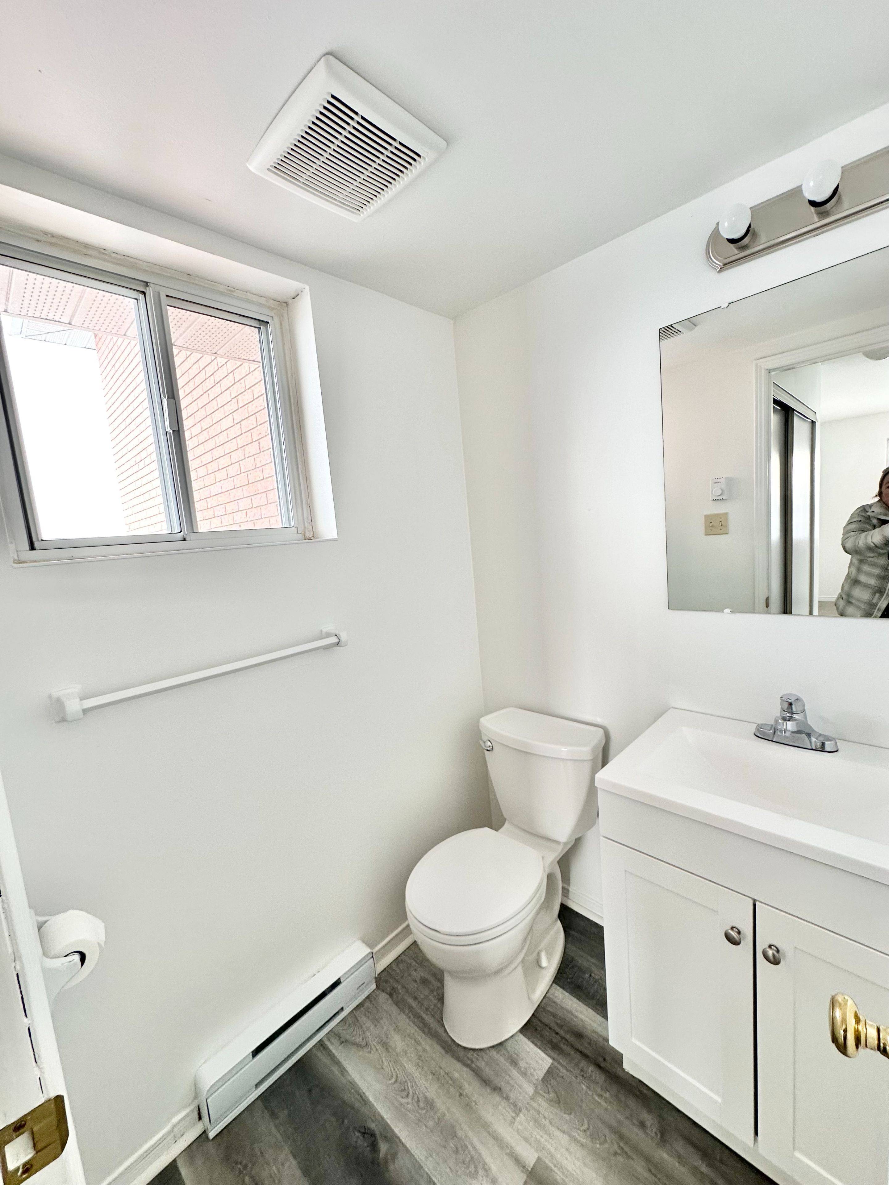 130 Bell Farm RD #314, Barrie, ON L4M 6J4