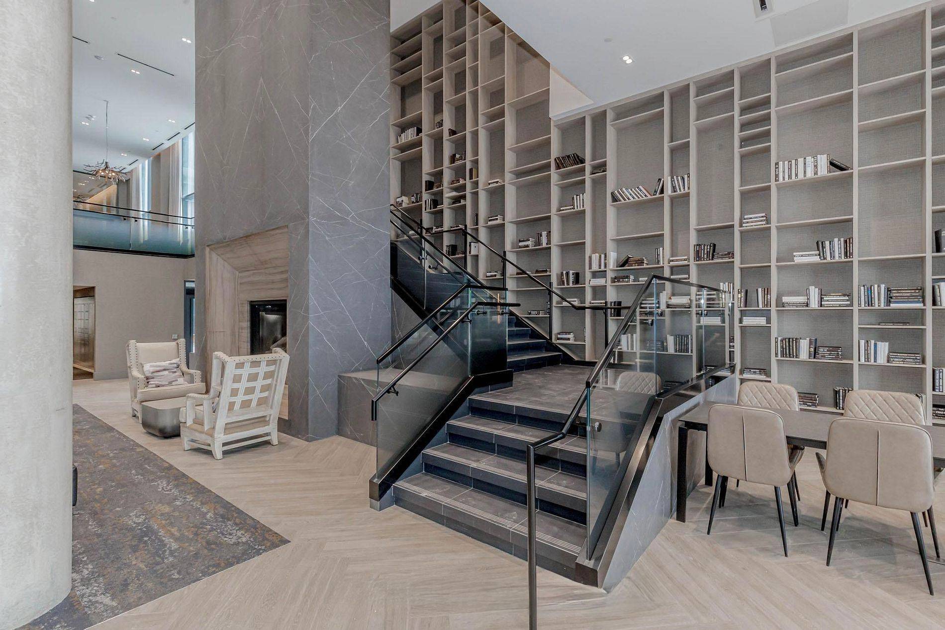 2450 OLD BRONTE RD #209, Oakville, ON L6M 5P6