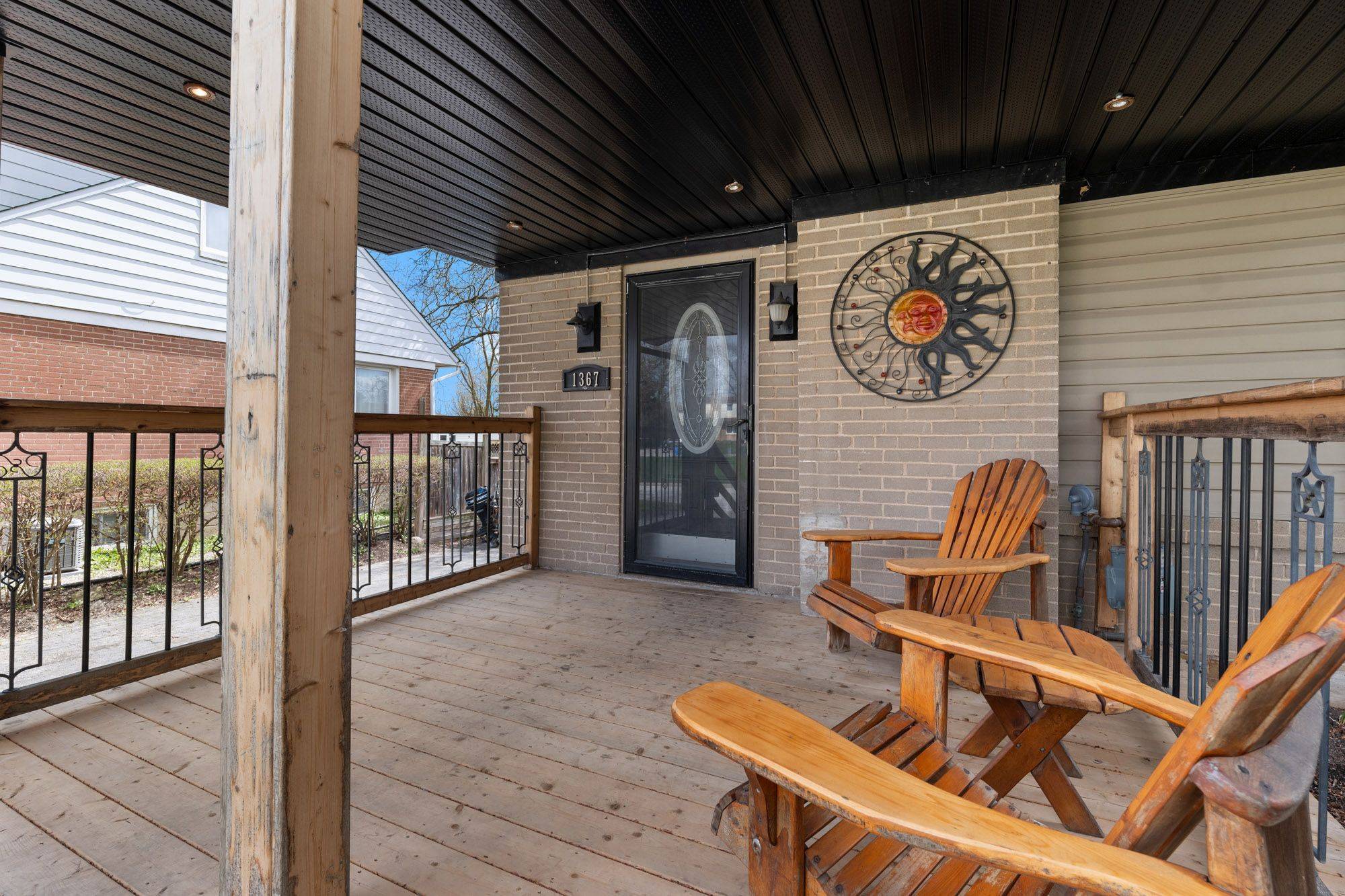 1367 St Marys CRES, Burlington, ON L7P 1S1