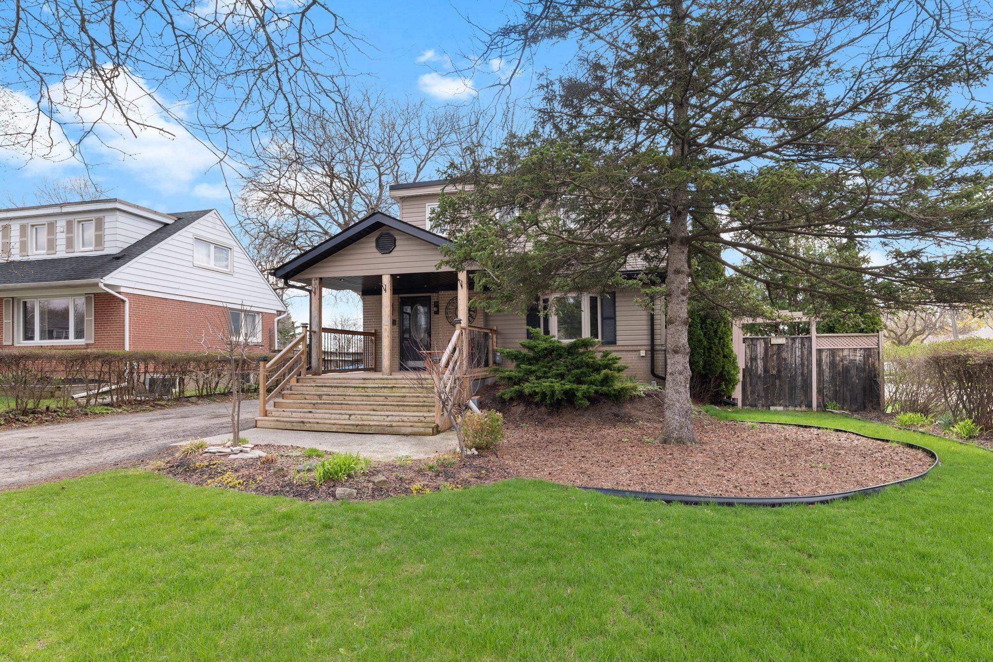 1367 St Marys CRES, Burlington, ON L7P 1S1