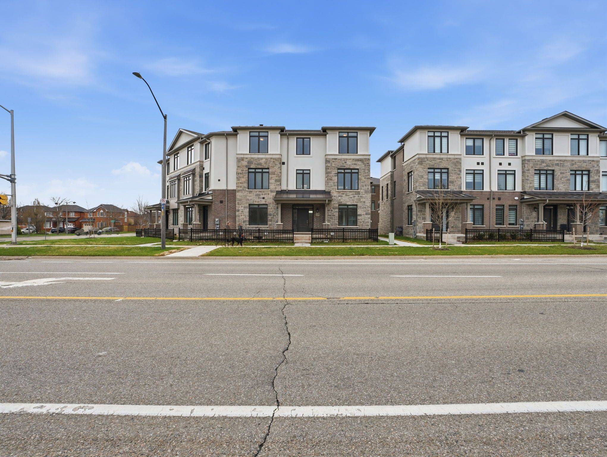 2168 Postmaster DR, Oakville, ON L6M 4E6