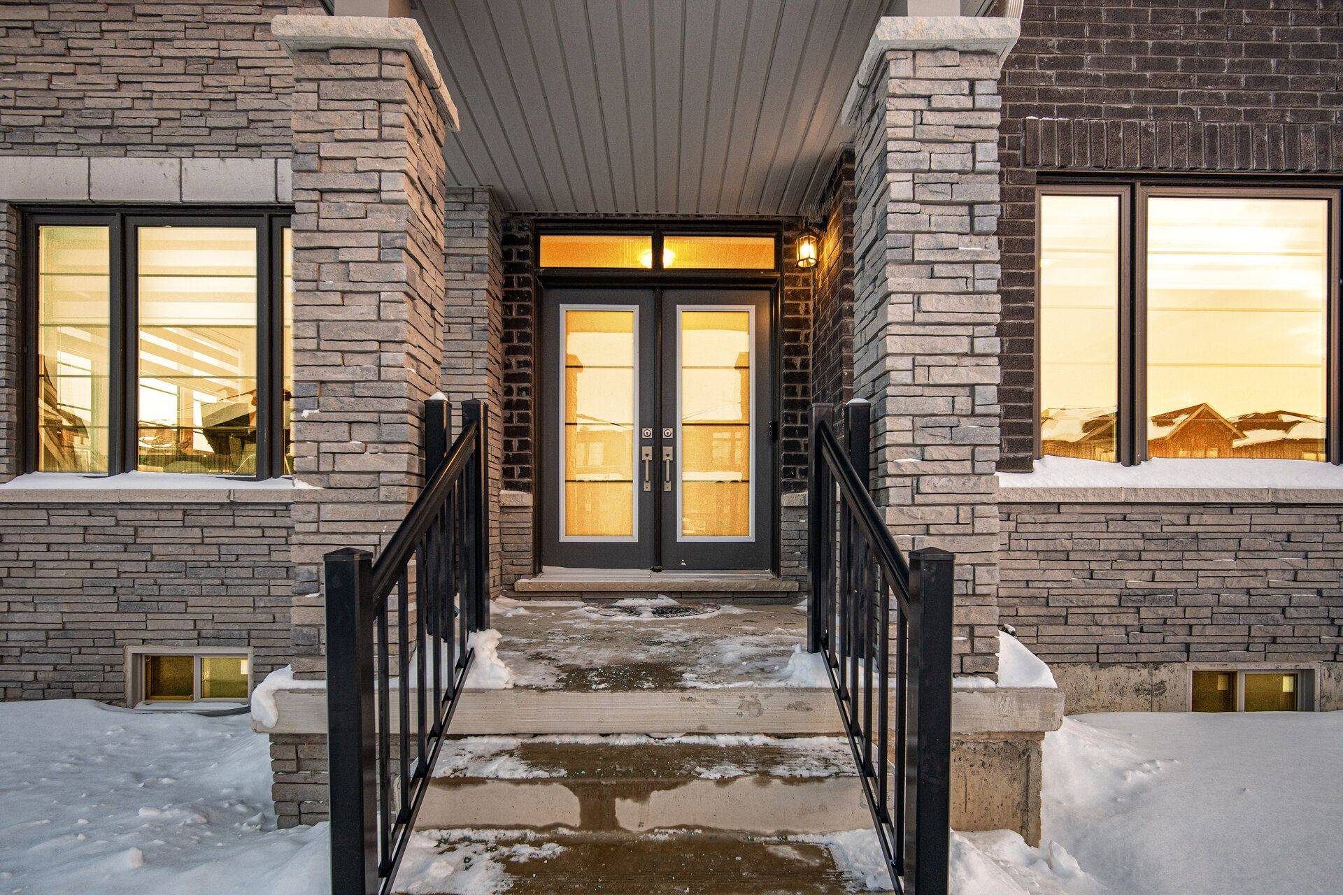 51 Hawick CRES, Haldimand, ON N3W 0G5