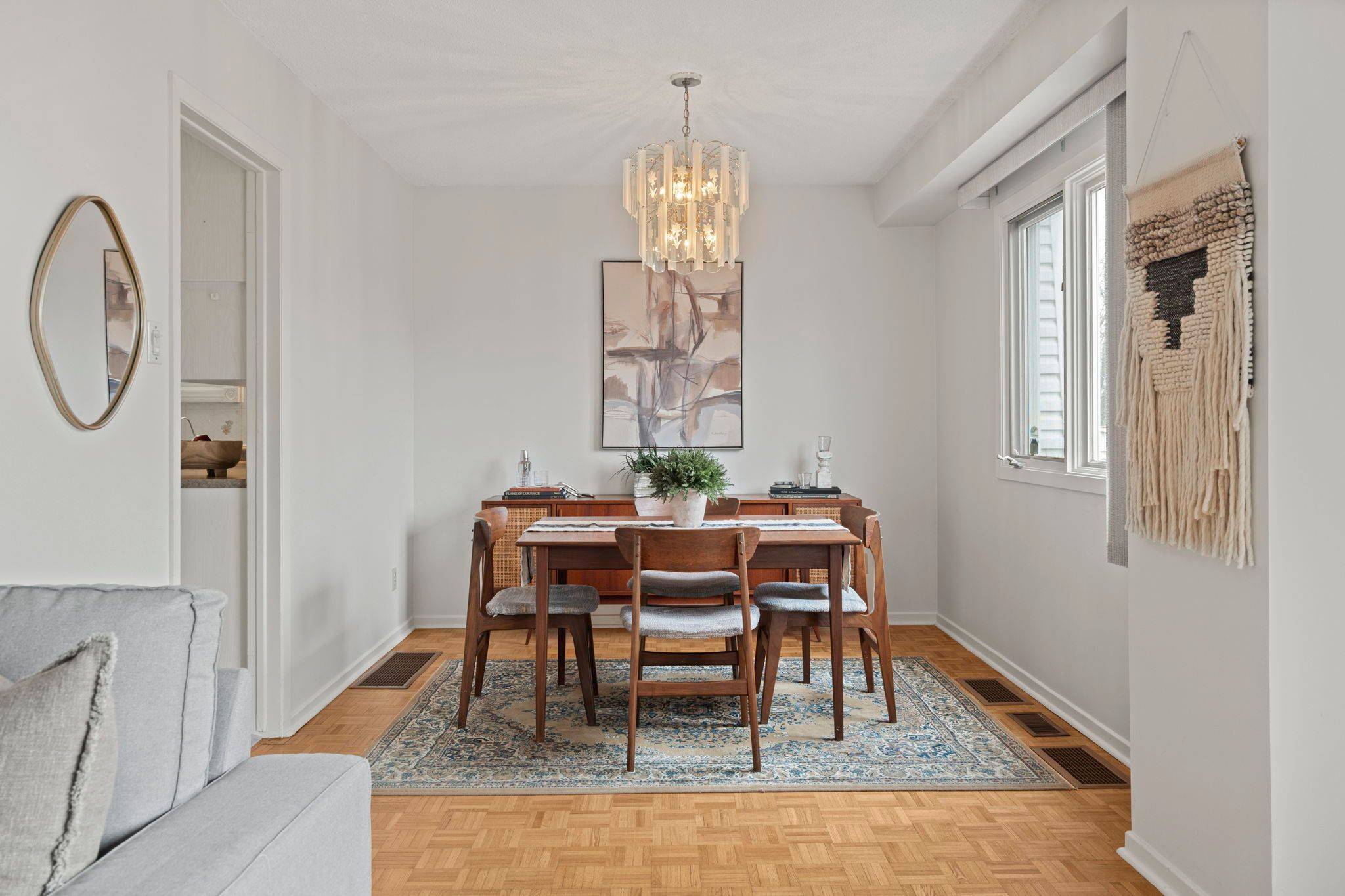 21 Oberon ST, Bells Corners And South To Fallowfield, ON K2H 7X6