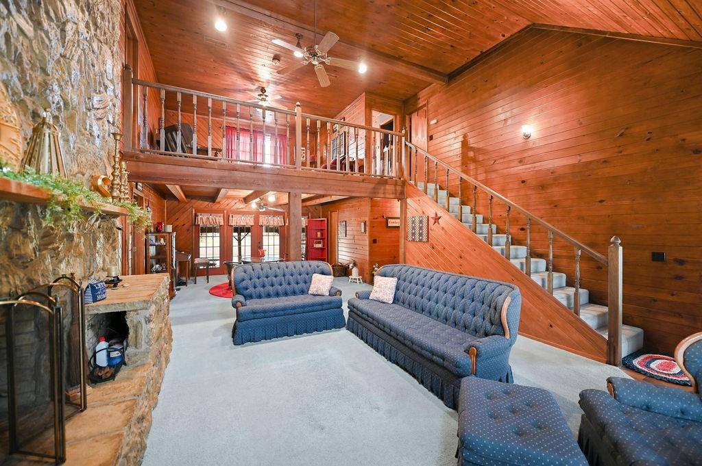 411 Rs County Road 4525, Point, TX 75472