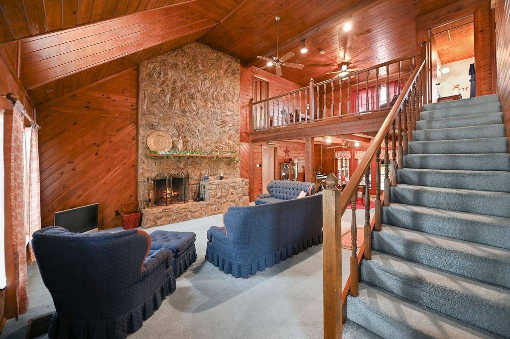 411 Rs County Road 4525, Point, TX 75472