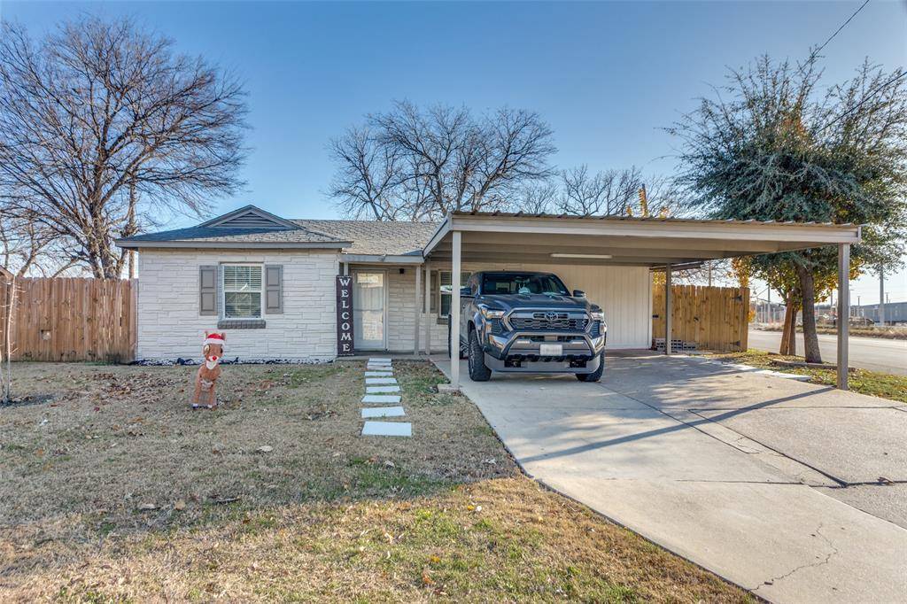 9225 N Dodson Drive, White Settlement, TX 76108