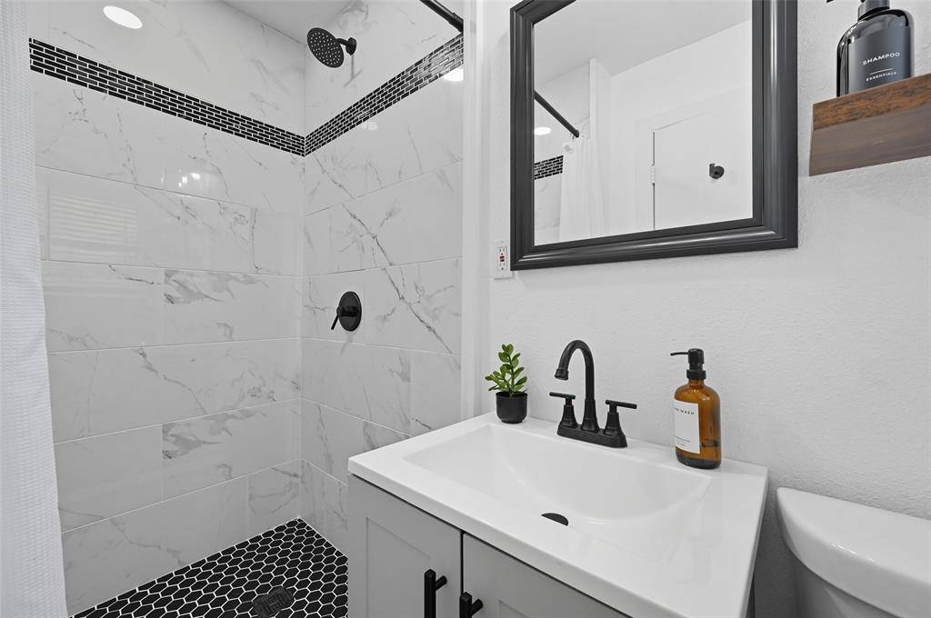 1310 W Cedar Street, Arlington, TX 76012