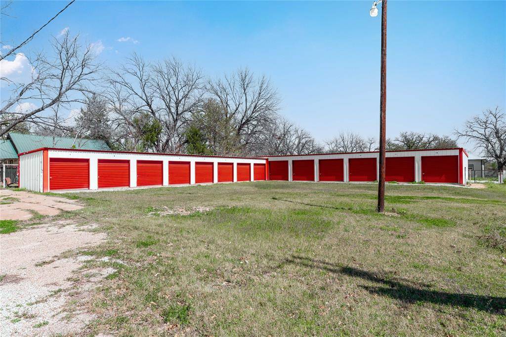 409 N Travis Street, De Leon, TX 76444