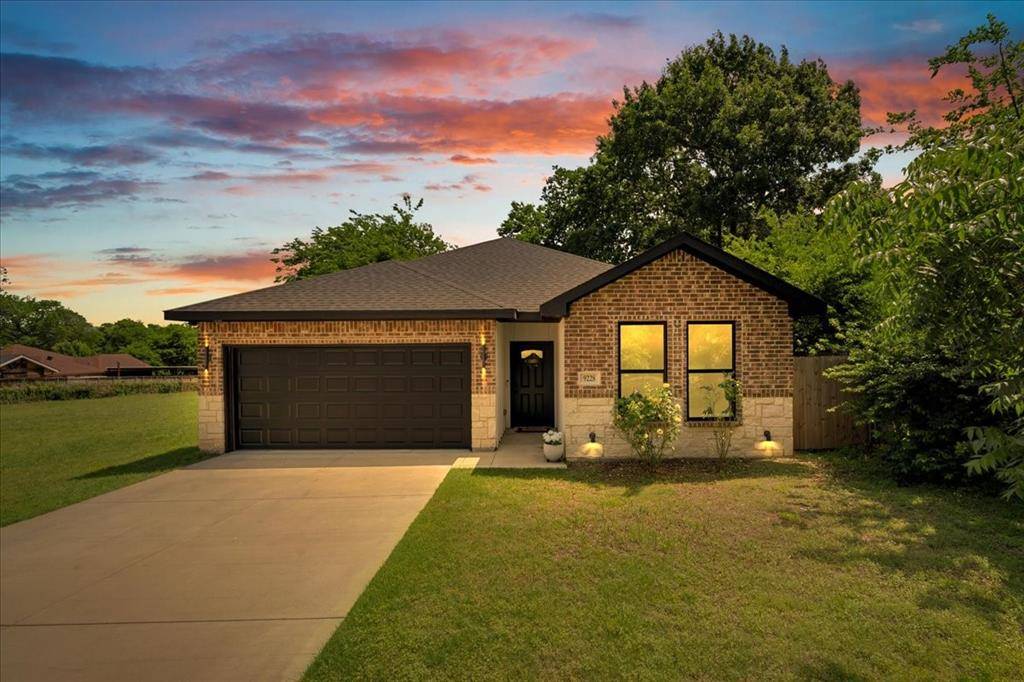 9228 Beckley View Avenue, Dallas, TX 75232