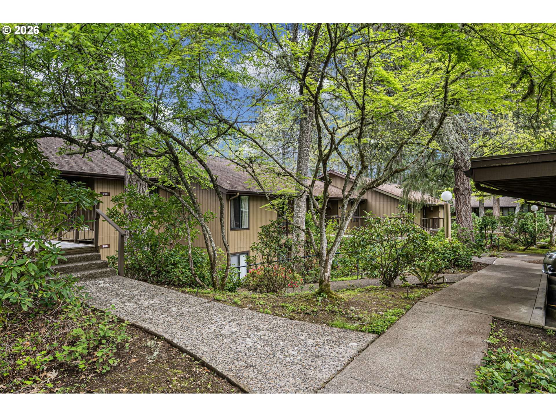 312 HUNINGTON AVE, Eugene, OR 97405