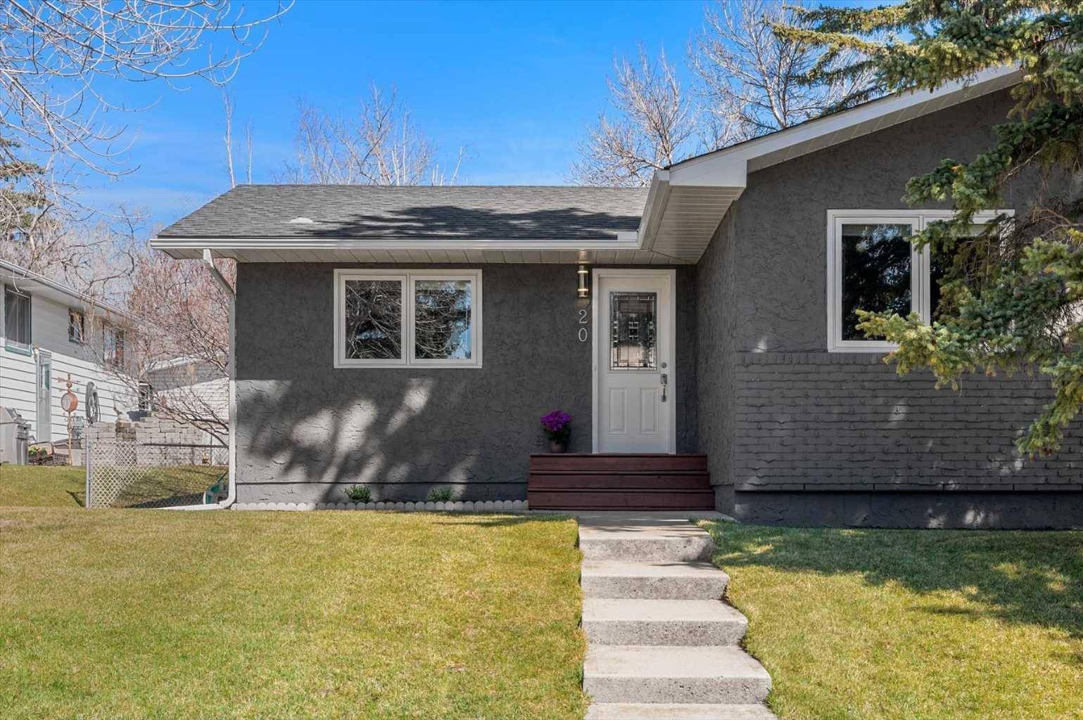 20 Brampton CRES SW, Calgary, AB T2W 0Y4