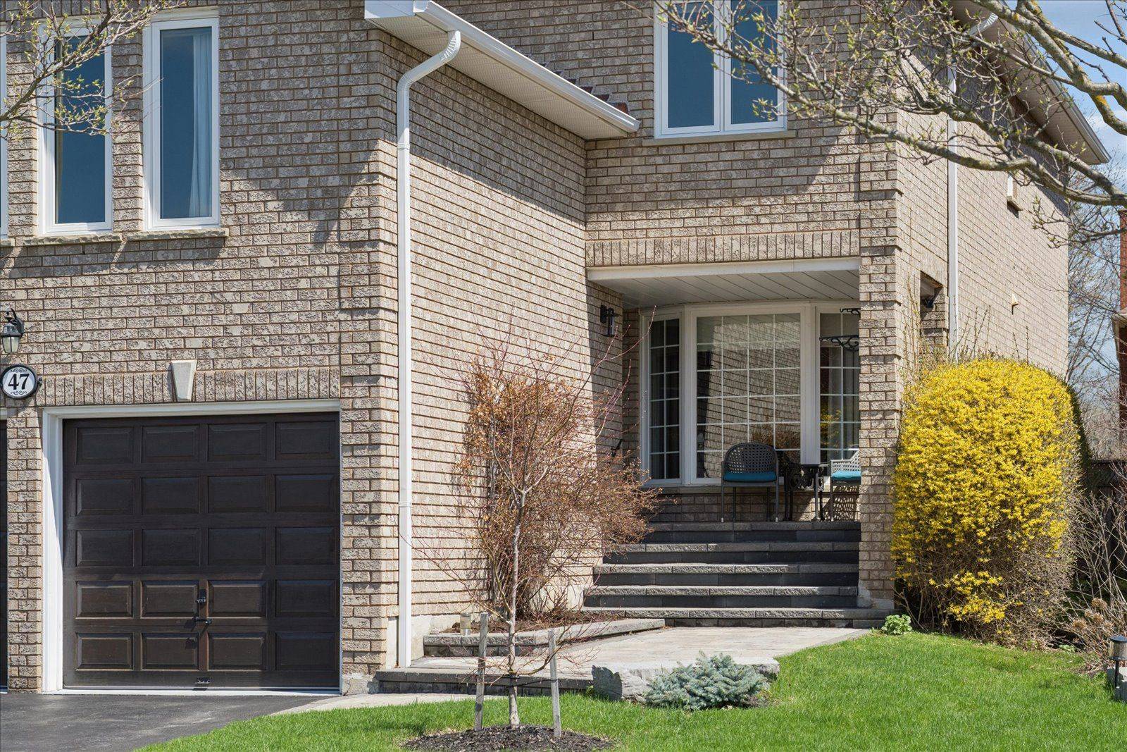 47 Waller ST, Whitby, ON L1R 1Z8