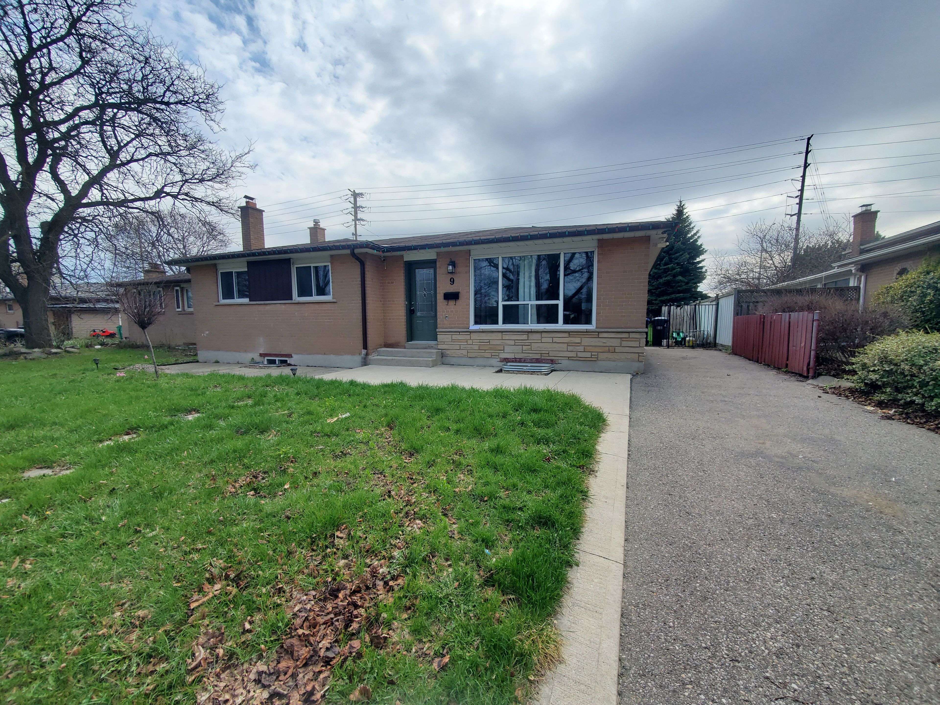 9 Belmont DR, Brampton, ON L6T 2K4